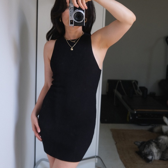 Babaton Dresses & Skirts - Aritzia Babaton contour dress